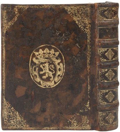 LUCAIN. De bello civilii, libri decem.
Francfort : Christian Egenolph, (1551). —...