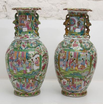 null 7119/51 Paire de vases Canton en porcelaine.
H: 43 cm
