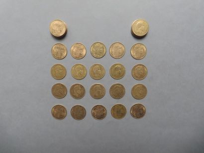 null 35 pièces de 10 francs en or dont 24 de type au coq (1899, 1901 (2), 1905, 1906...
