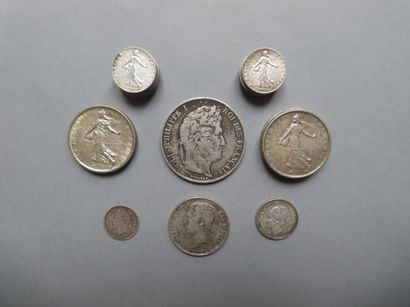 null Lot de 26 pièces en argent dont 17 pièces de 50 centimes (1899, 1910, 1913 (4),...