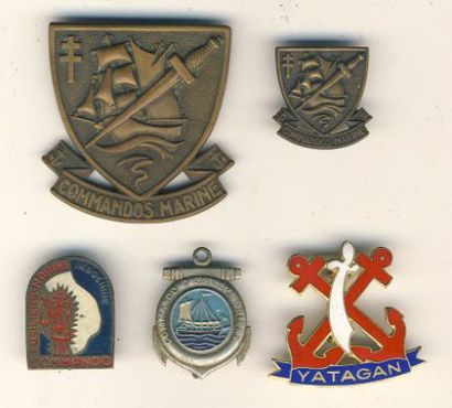 null 5 Insignes commandos marine dont insigne de béret numéroté 1360, insigne fusiliers...
