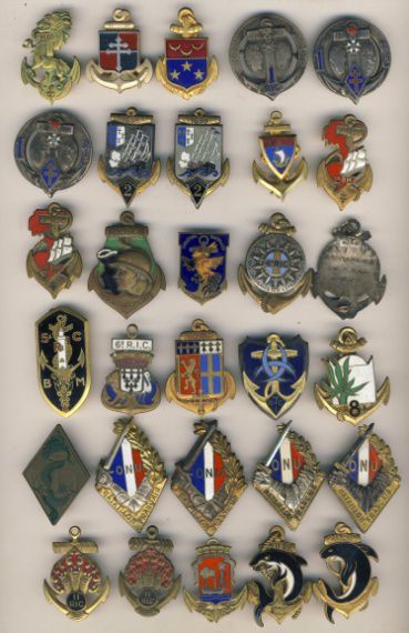 null 30 Insignes d’infanterie coloniale dont 1er RIC (Abpd), 11e RIC locale d’In...