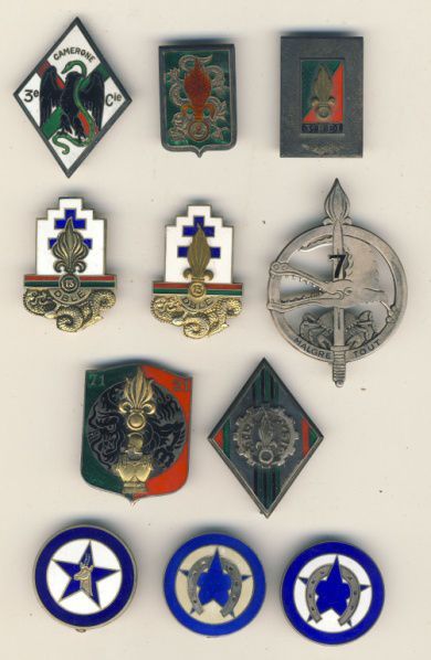 null 11 Insignes Légion en argent dont 2e CP / 4 REI Camerone 1963 et 1964, 5e CP...