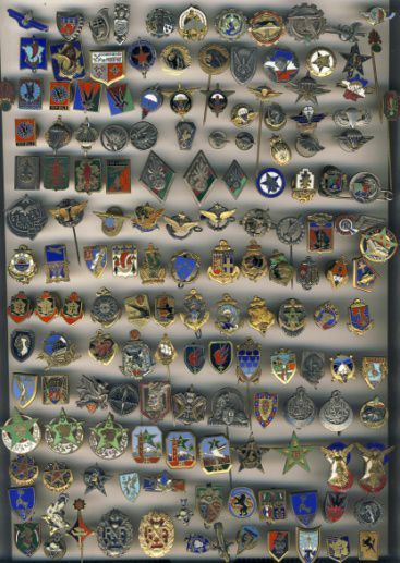 null 160 Insignes miniatures toutes armes
