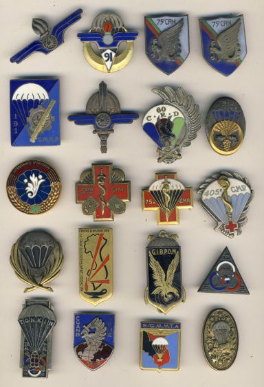 null 20 Insignes services et bases parachutistes dont matériel aéroporté (Drago),...