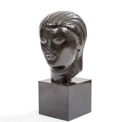 Alexandre WOLKOWYSKI (1883-1961) Tête de femme
Sculpture.
Épreuve en bronze à patine...