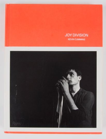 null JOY DIVISION
Kevin Cummins, «Joy Division», éditions Rizzoli, 
New York, 2010.
Livre...