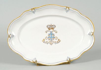 Émile GALLÉ (1846-1904). Grand plat ovale au chiffre du "Roi Léopold de Lorraine"...