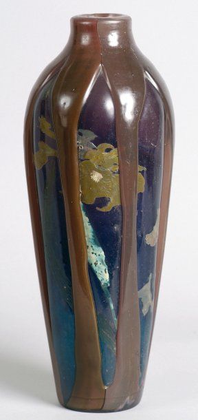 Émile GALLÉ (1846-1904). Important vase balustre à décor violet, aubergine et vert,...