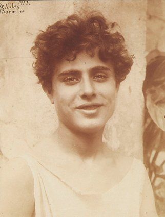 WILHELM VON GLOEDEN (1856-1931). Portrait de jeune sicilien,Taormina 1913. Tirage...