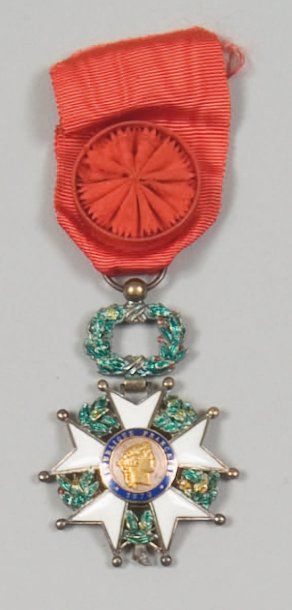 FRANCE Ordre de la Légion d'honneur, institué en 1802 Étoile d'Officier concave Modèle...