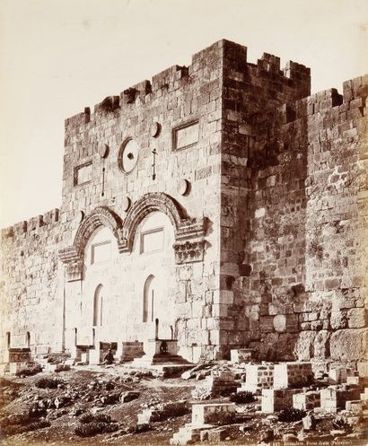 null PHOTOGRAPHIE - Félix BONFILS (1831-1885) La Porte Dorée (Jérusalem) Tirage sur...