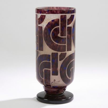 null LE VERRE FRANÇAIS - CHARDER
Bandes, le modèle créé vers 1928/30
Vase rouleau...