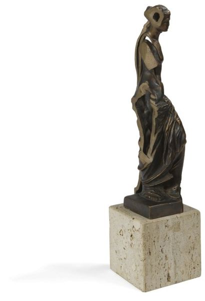 null ARMAN (1928-2005)
Vénus de Milo, vers 1986
Sculpture en bronze patiné.
Socle...