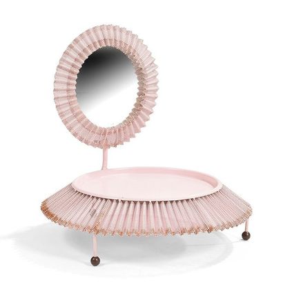 null Mathieu MATÉGOT (1910-2001)
Miroir de table formant poudreuse, modèle créé en...