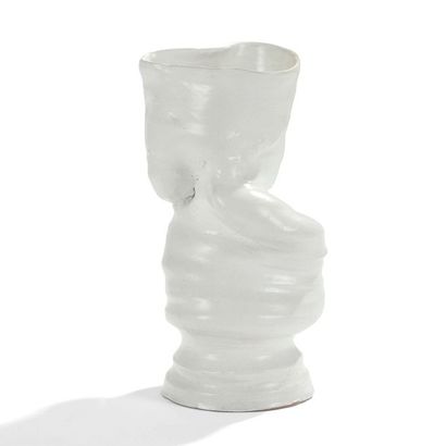 null Margrit LINCK-DAEPP (1897-1983)
Vase sculpture.
Épreuve en céramique émaillée...
