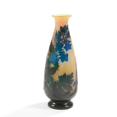 null Établissements GALLÉ (1904-1936)
Consoudes
Vase piriforme sur base étranglée...