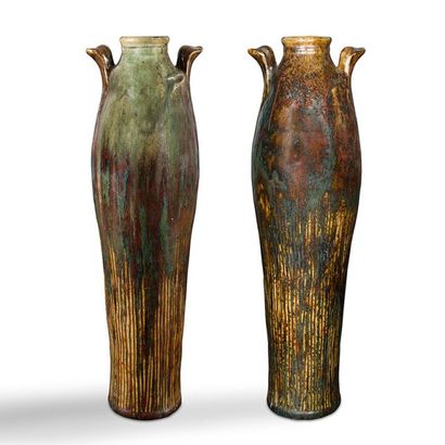 null Pierre-Adrien DALPAYRAT (1844-1910)
Exceptionnelle paire de hauts vases obus...
