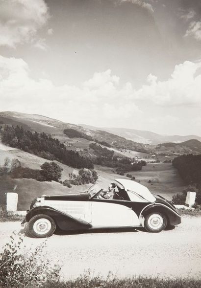 null [AUTOMOBILE] Bugatti, Le pursang de l’automobile.
Catalogue en français de 1937...