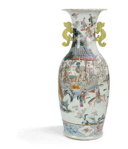 null CHINE, Canton - Fin XIXe siècle
Vase balustre en porcelaine décorée en émaux...