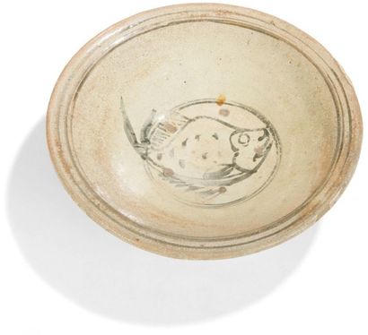 null THAÏLANDE, Sawankalok - XVe / XVIe siècle
Coupe en grès émaillé beige craquelé...