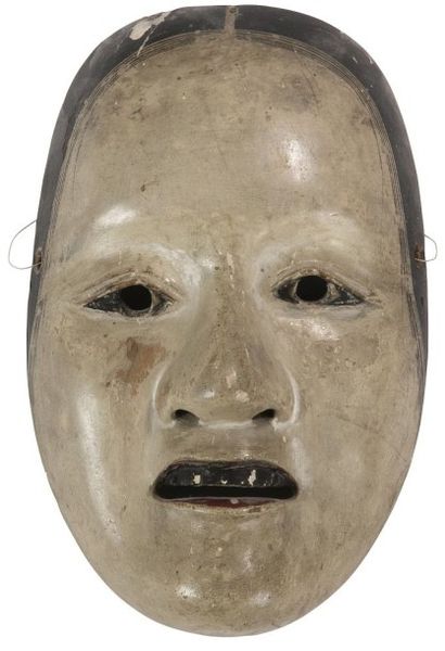null JAPON - Époque EDO (1603 - 1868) 
Masque de No en bois peint beige et noir,...
