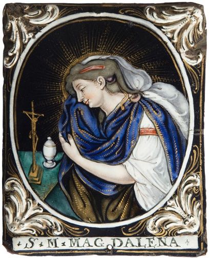 null Plaque en émail peint polychrome avec rehauts d’or représentant sainte Marie-Madeleine...