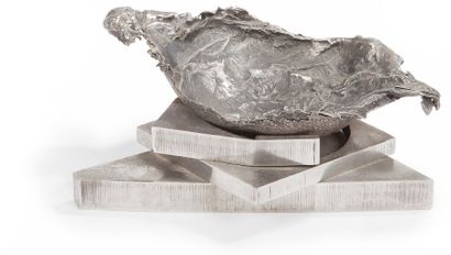 null Rosette BIR (1926-1992)
Cendrier sculpture.
Acier usiné, acier découpé et acier...