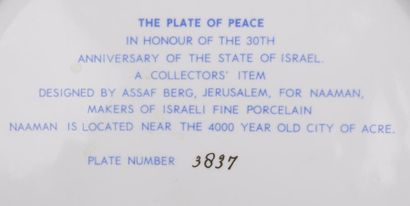 null [ISRAËL] Assiette commémorant le 30e anniversaire de l’état d’Israël. 
Titrée...