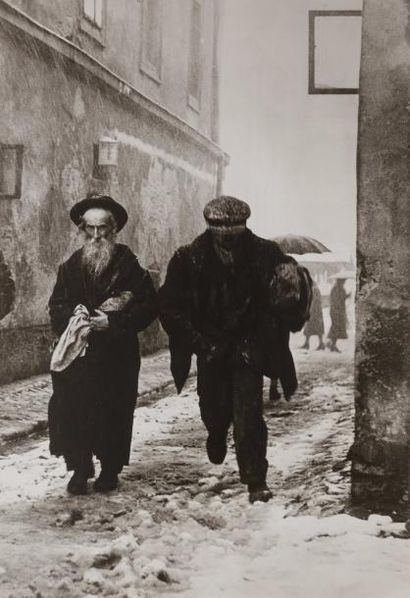 null [PHOTOGRAPHIE] Roman VISHNIAC (1897-1990)
The Vanished World Portfolio (Twelve...