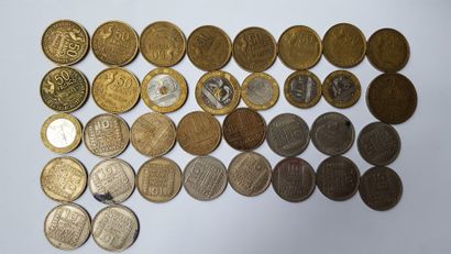 null Lot de pièces métal: 14 pièces de 10 F Turin, 10 pièces de 50 F 1951-52, 3 pièces...