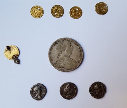 null 4 pièces en or et 3 en argent antiques. On y joint un Thaler Marie Thérèse en...