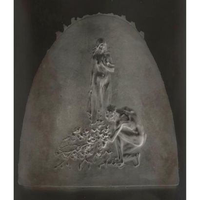 null ARCHIVES René LALIQUE (1860-1945)
La femme et le corps féminin, masques, dragons,...