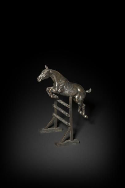 null Gaston d’Illiers (1876-1932)
Saut d’obstacle
Epreuve en bronze patiné.
Signée.
H...