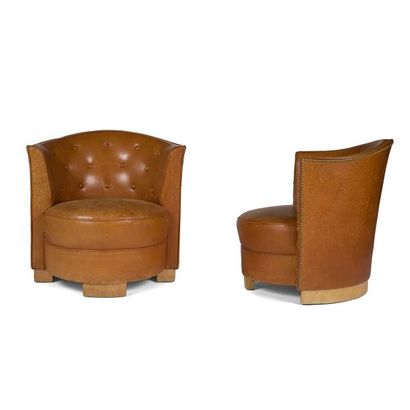 null Jules LELEU (1883-1961) 
Paire de fauteuils de type tonneau et aux assises circulaires.
Les...