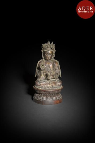 null CHINE - Époque MING (1368 - 1644), XVIe siècle
Statuette de bouddha de la médecine...