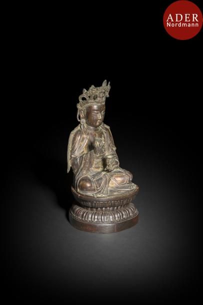 null CHINE - Époque MING (1368 - 1644), XVIe siècle
Statuette de bouddha de la médecine...