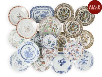 null CHINE et Canton - XVIIIe et XIXe siècle
Ensemble de seize assiettes en porcelaine...