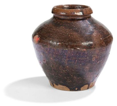 null 6014_20
CHINE - Époque YUAN (1279 - 1368)Pot balustre en grès émaillé noir et...