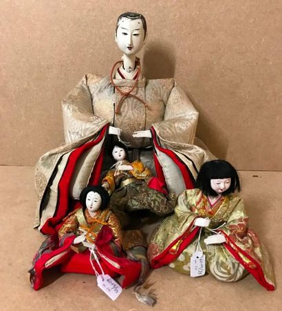 null 6014_35
JAPON - Ensemble de 5 poupées.