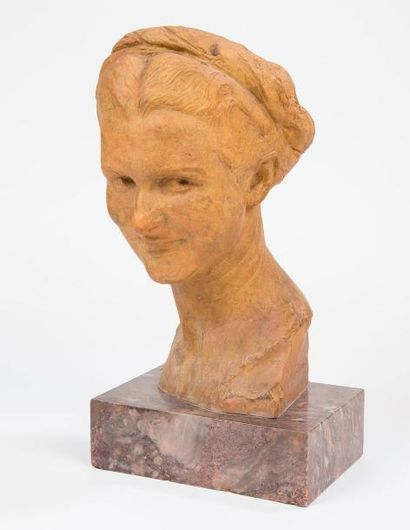 null 8595_631
Max BLONDAT (1872-1925)Portrait sculpté d'Alice Giraud, épouse de l'artisteSculpture....