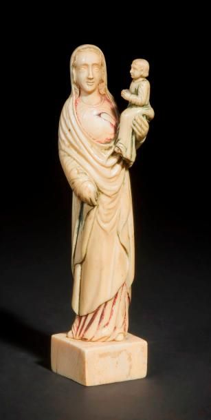 null 9215_24
Vierge à l'enfant en majesté en ivoire avec traces de polychromie, Haut:...