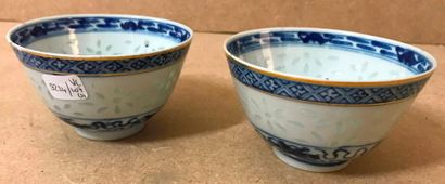 null 9234_107
2 bols en porcelaine blanc bleu de Chine