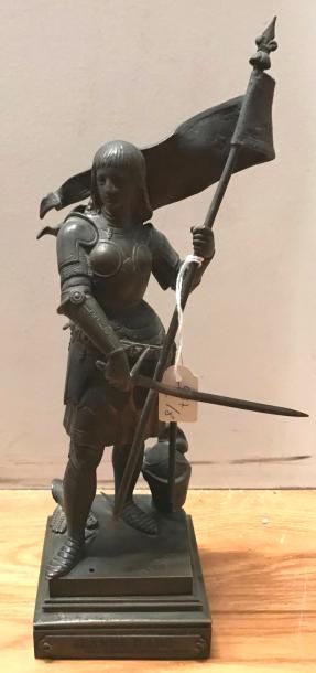 null 9237_8
D'après J.B Germain Sculpture de Jeanne d'Arc en bronze à patine brune.Haut:...