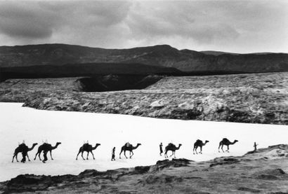Chris DITYVON Djibouti, 2004 Photographie argentique noir et blanc. Signée au dos....