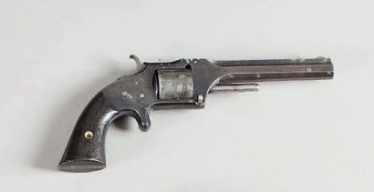 null Revolver Smith & Wesson n° 2 Army. Six coups, calibre 32 annulaire. Canon à...