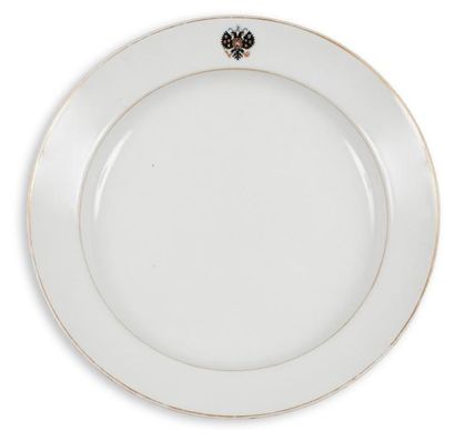 null Fabrique Matveï Sidorovitch KOUZNETZOV
Grand PLAT russe XIXe siècle. Réassortiment...