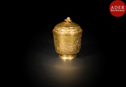 null Pot couvert en cuivre doré, Turquie ottomane, XIXe siècle
Panse cylindrique...