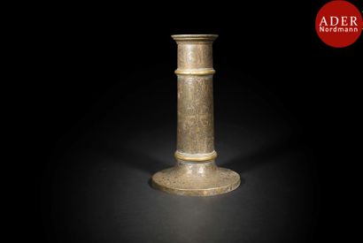 null Chandelier en laiton, Iran qâjar, XIXe siècle
Chandelier de type flambeau-colonne...