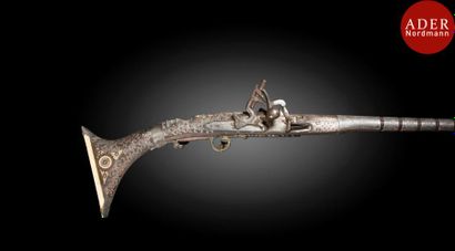 null Fusil à silex, mukhala, Afrique du Nord, fin XIXe siècle
Long canon en bois...